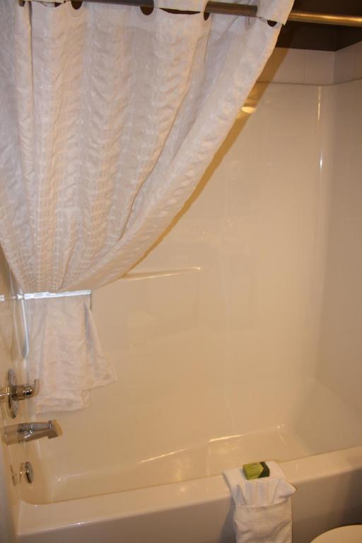 Lakeview Inns & Suites - Edson Airport West חדר תמונה