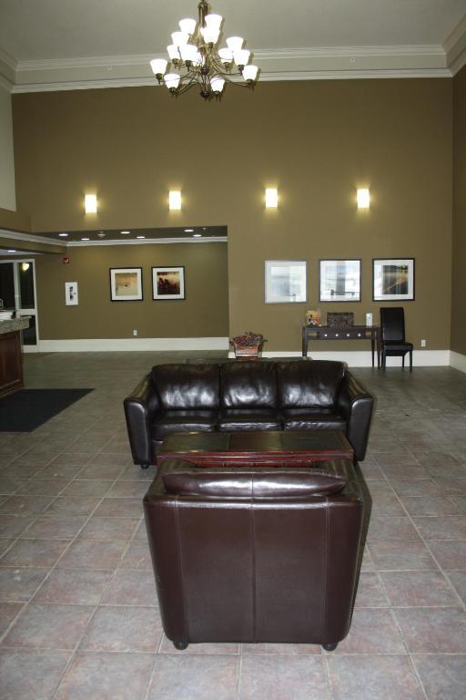 Lakeview Inns & Suites - Edson Airport West מראה חיצוני תמונה
